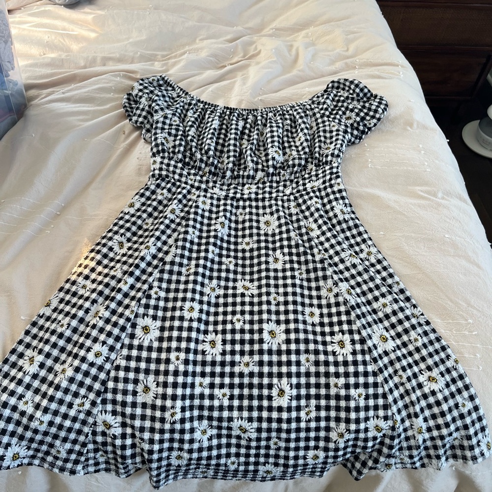 Black and White Gingham Kids Dress with Daisies